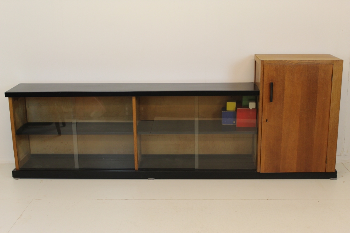 Haagse School Vitrinekast/Dressoir