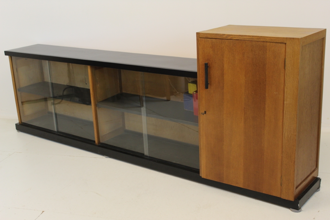 Haagse School Vitrinekast/Dressoir