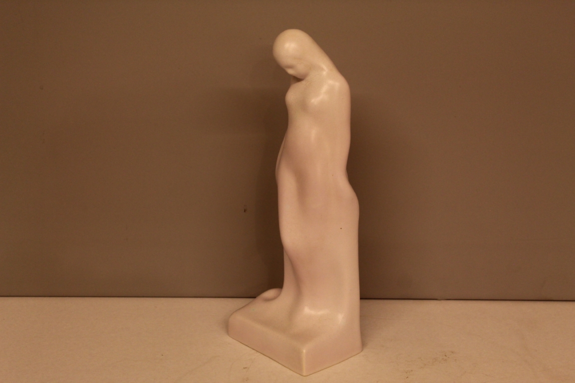 Cris Agterberg plastiek van een vrouwenfiguur