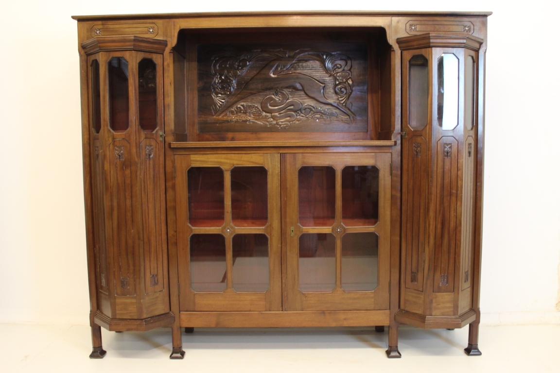 Amsterdamse School / Nieuwe kunst kast Barend Jordens/W. Gieben