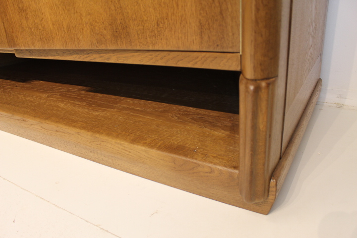 Hildo Krop Amsterdamse School dressoir