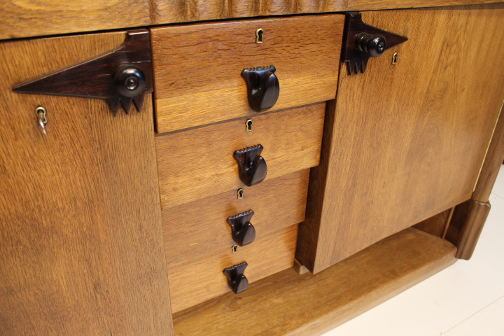 Hildo Krop Amsterdamse School dressoir