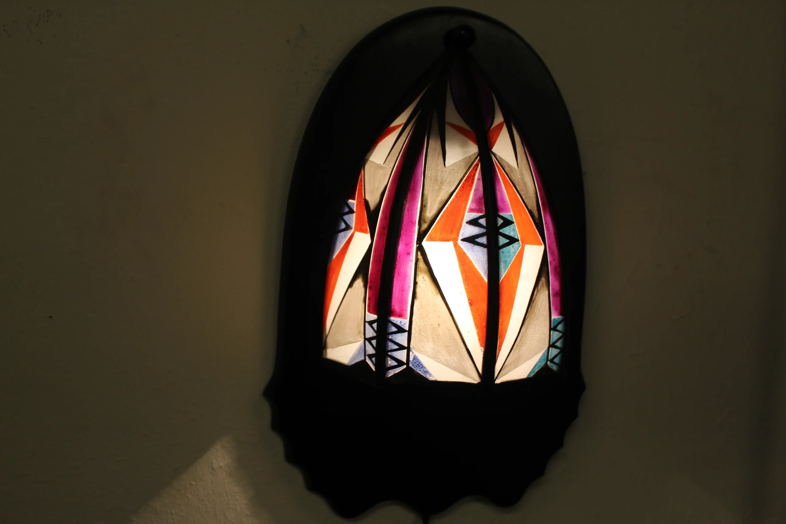 Gebrandschilderd wandlampje De Nieuwe Honsel Amsterdamse School