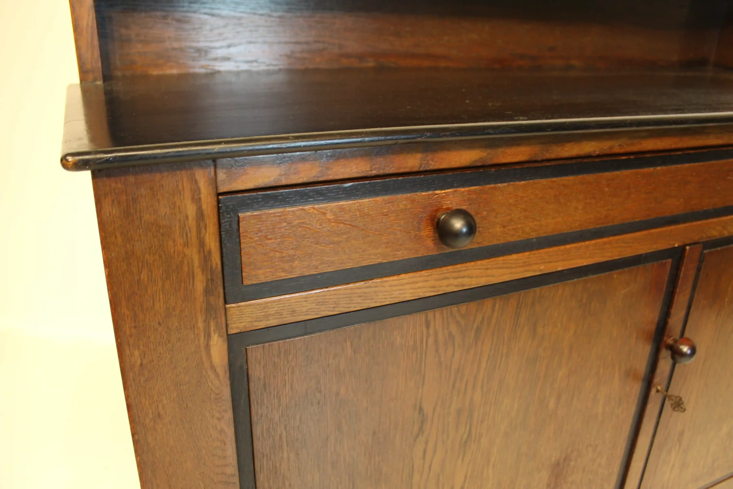 Haagse school dressoir L.O.V. J. Muntendam