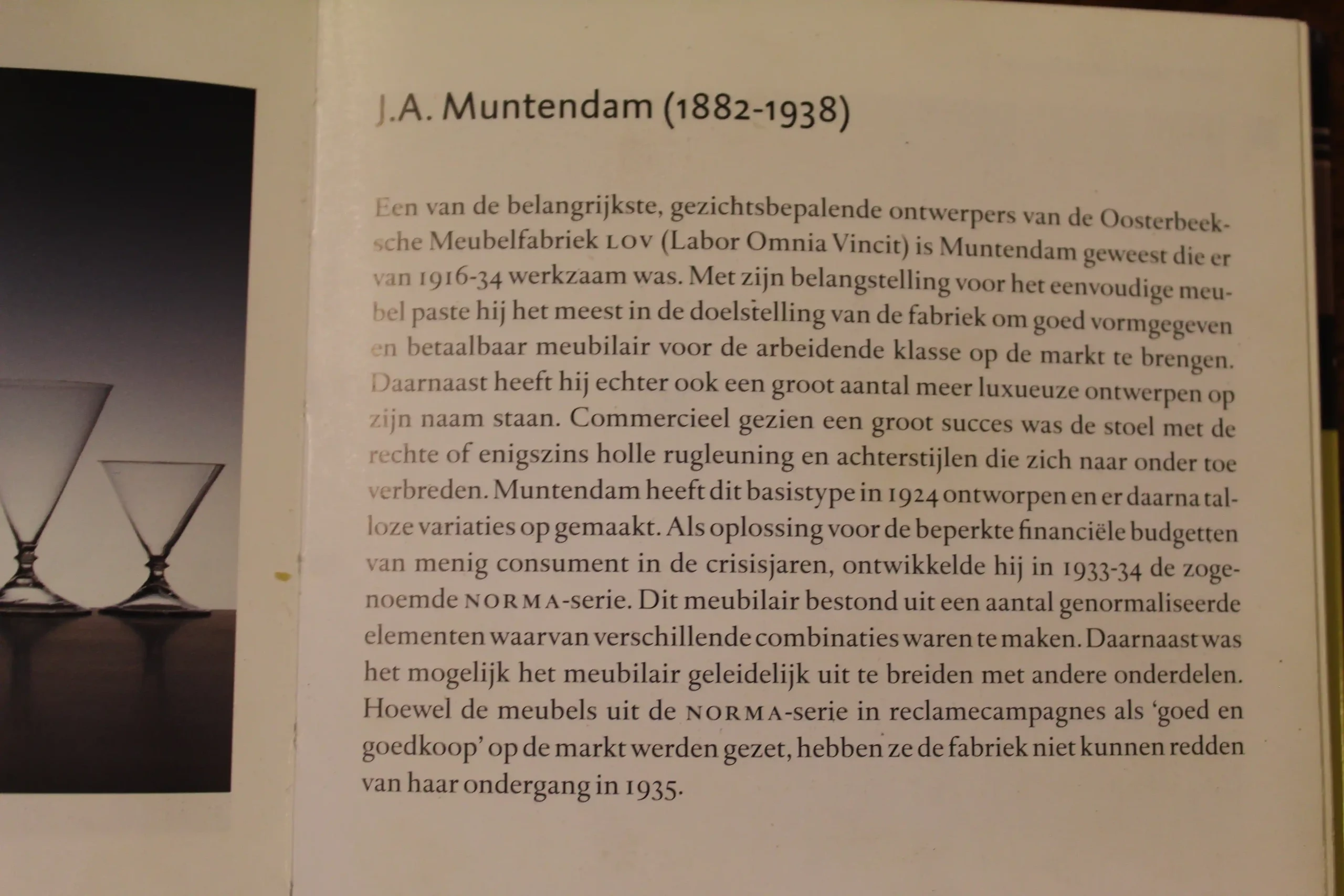 Haagse school dressoir L.O.V. J. Muntendam