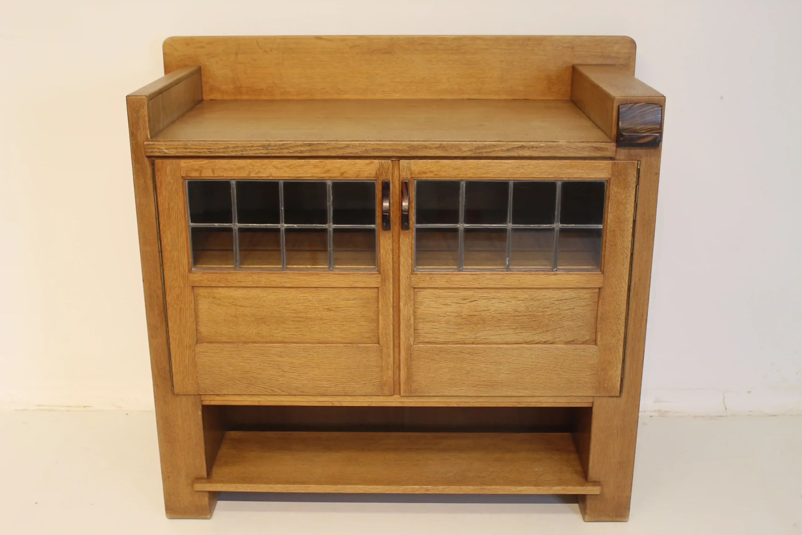 Haagse School asymmetrisch Theemeubel Anton Lucas