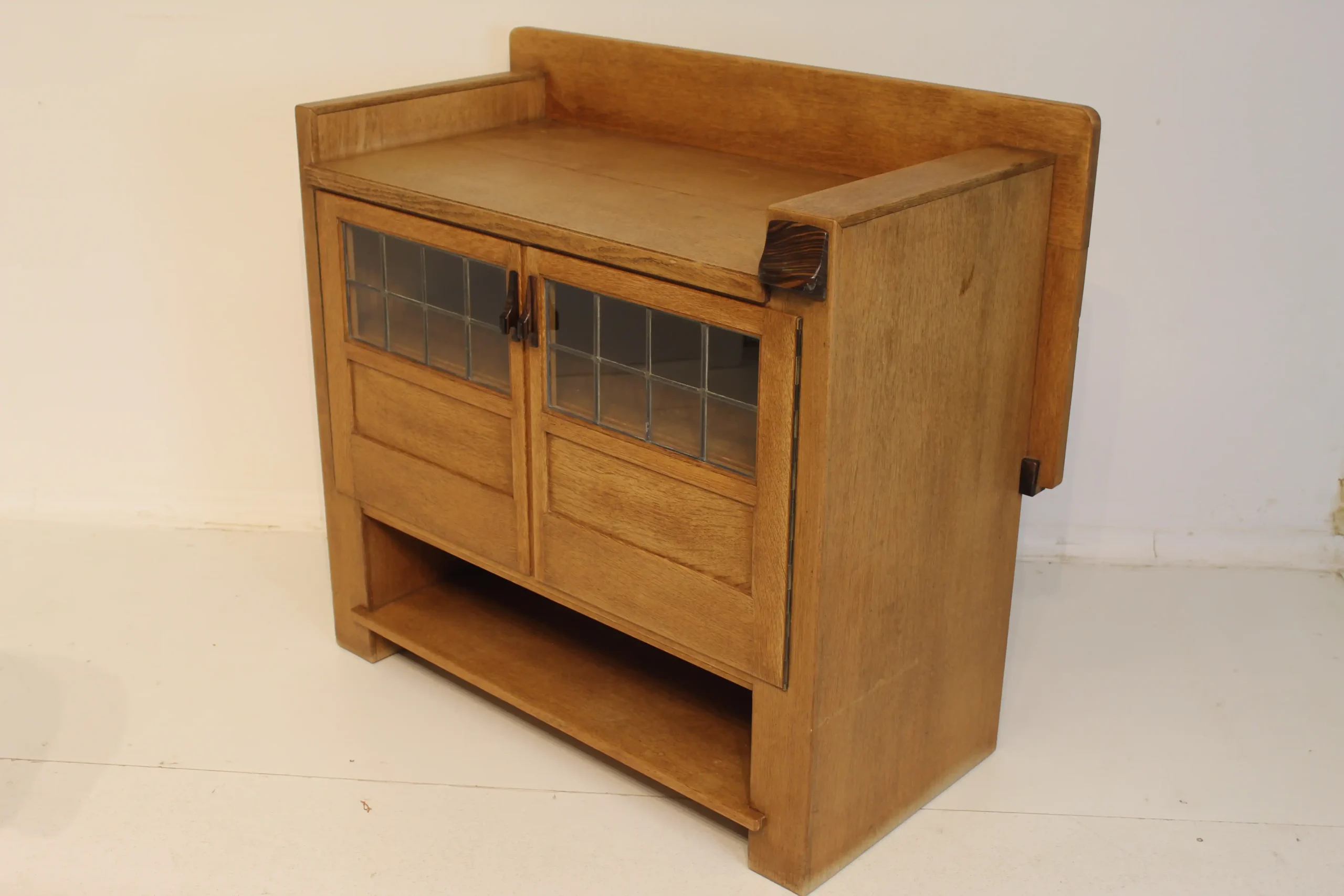 Haagse School asymmetrisch Theemeubel Anton Lucas