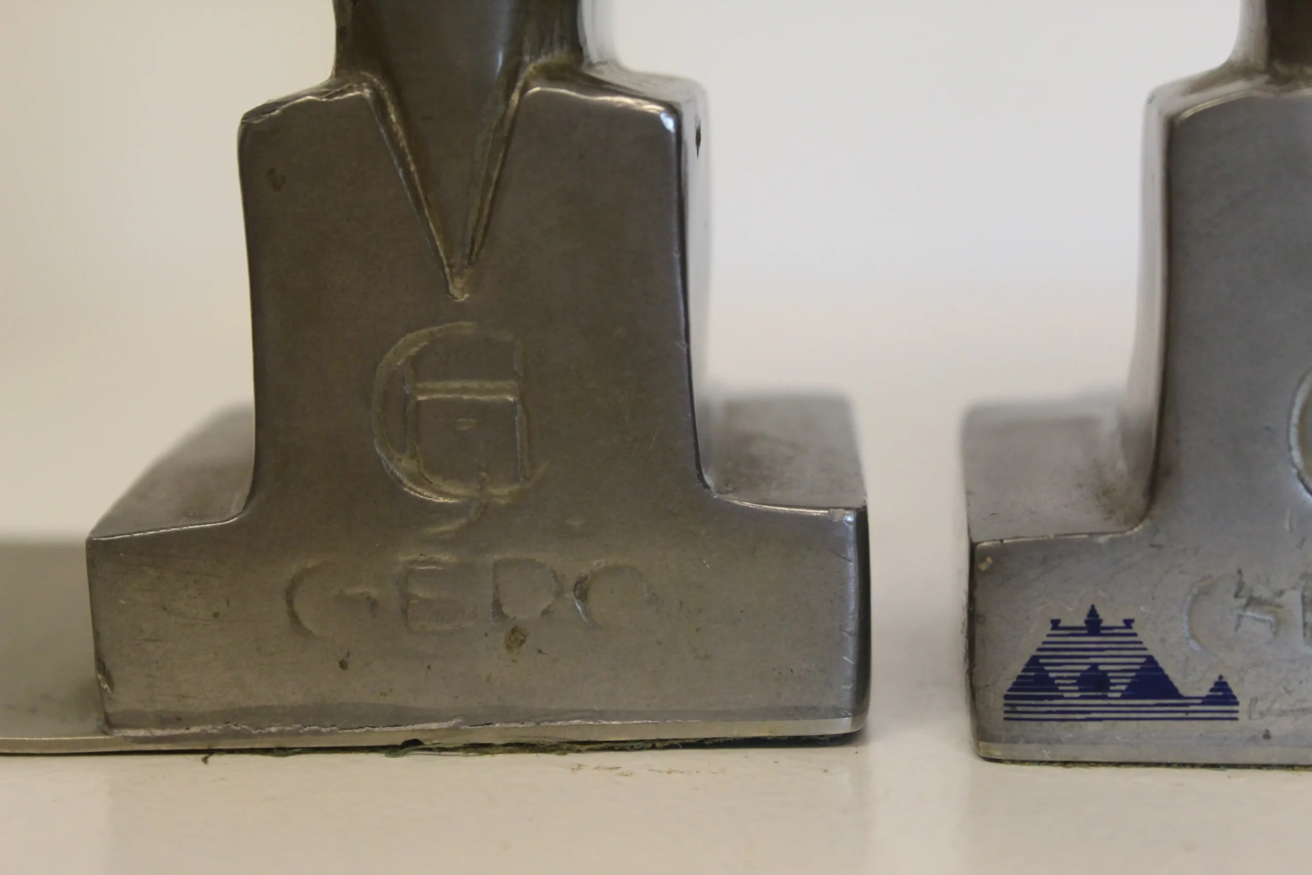 Chris van der Hoef boekensteunen uilen Gero