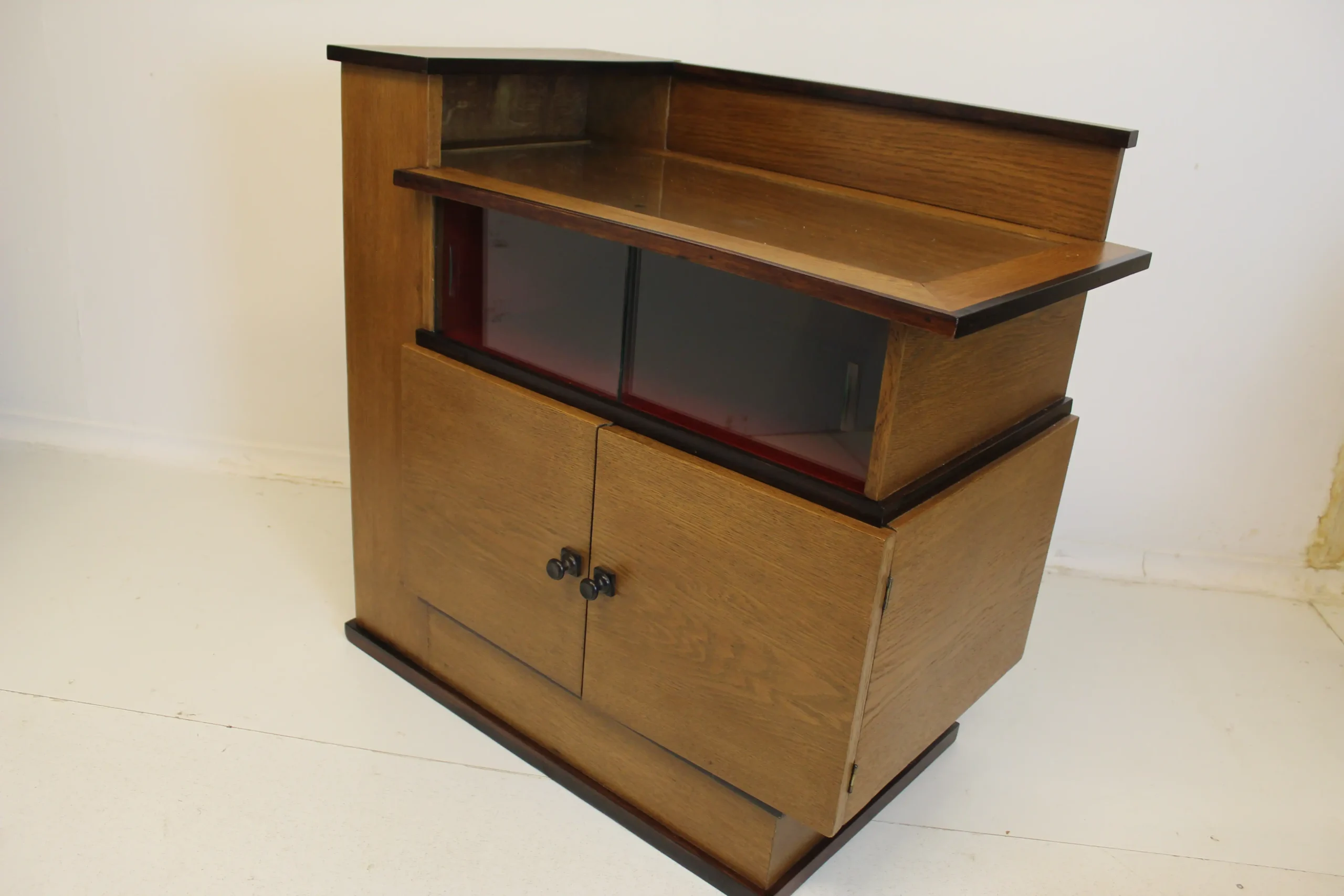 De Genneper Molen Theemeubel P.E.L. Izeren Haagse School