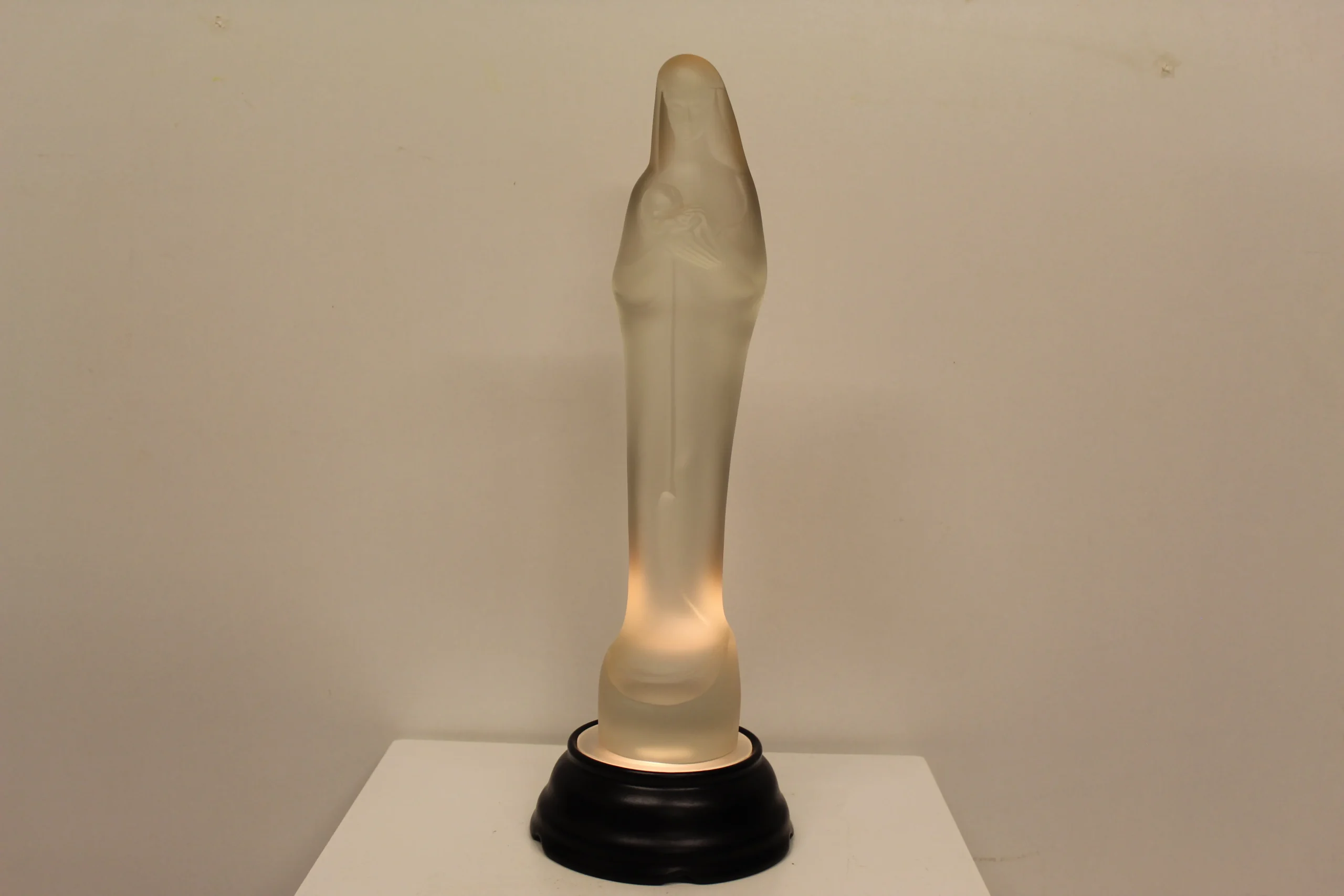 Madonna met verlichting, Stef Uitenwaal