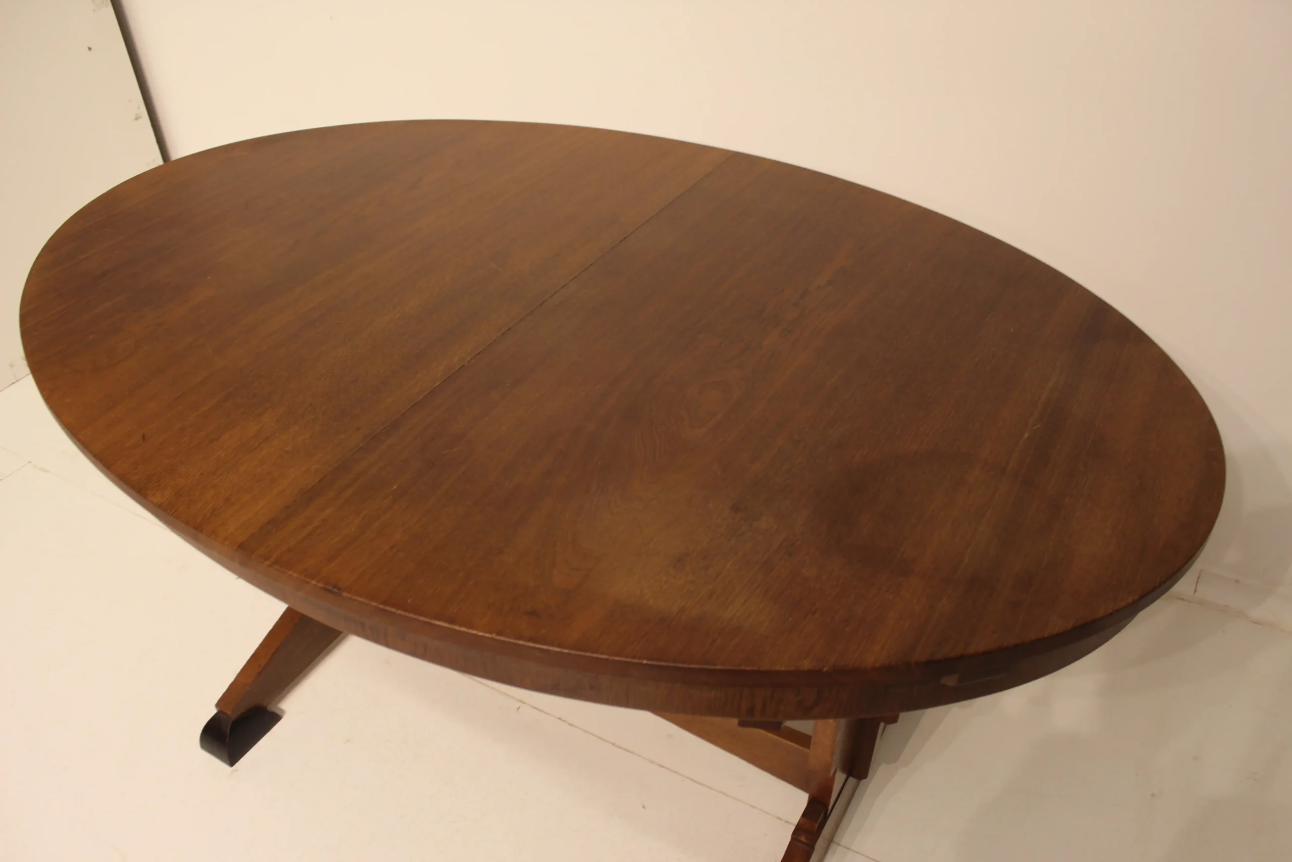 Amsterdamse school uitschuiftafel