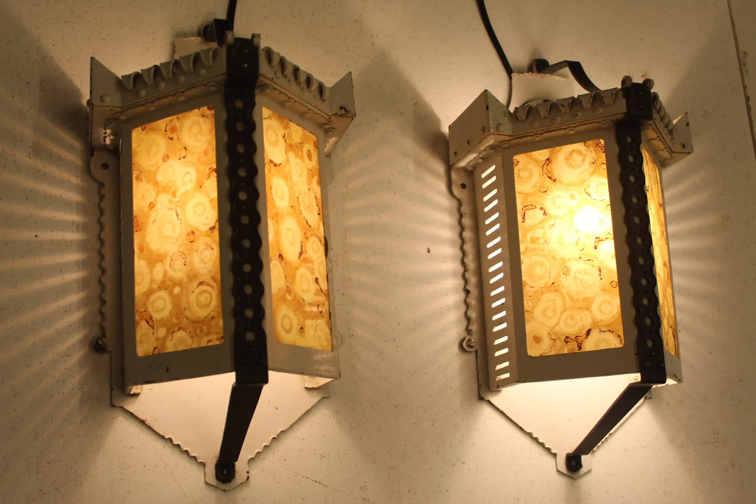 Set wandlampen Winkelman van de Bijl Amsterdamse school.