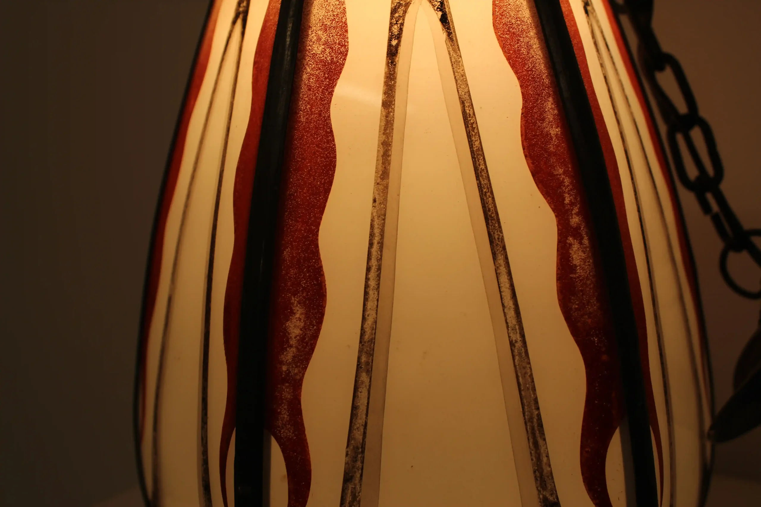 Amsterdamse school gebogen en gebrandschilderde hallampje De Nieuwe Honsel