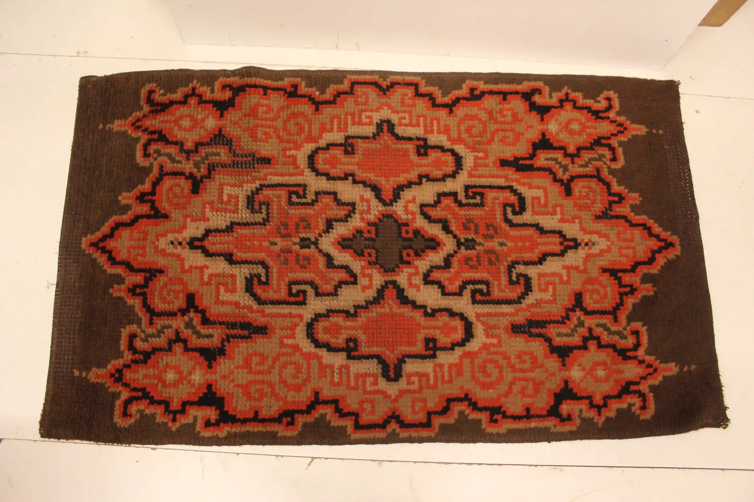 Amsterdamse school kleedje wol handgeknoopt