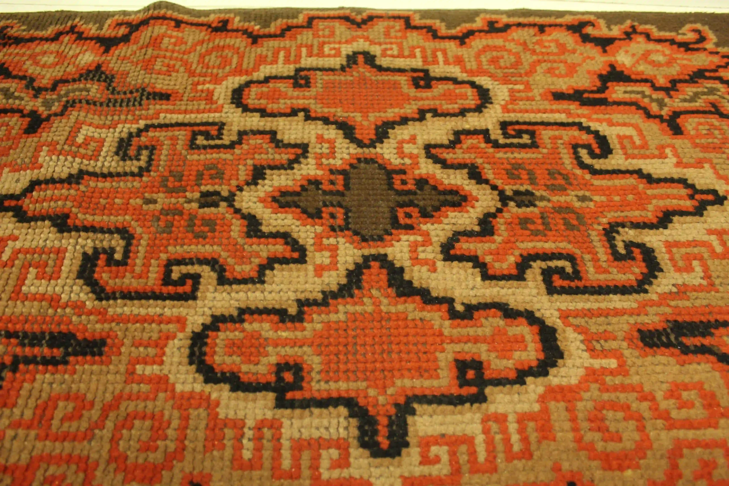 Amsterdamse school kleedje wol handgeknoopt