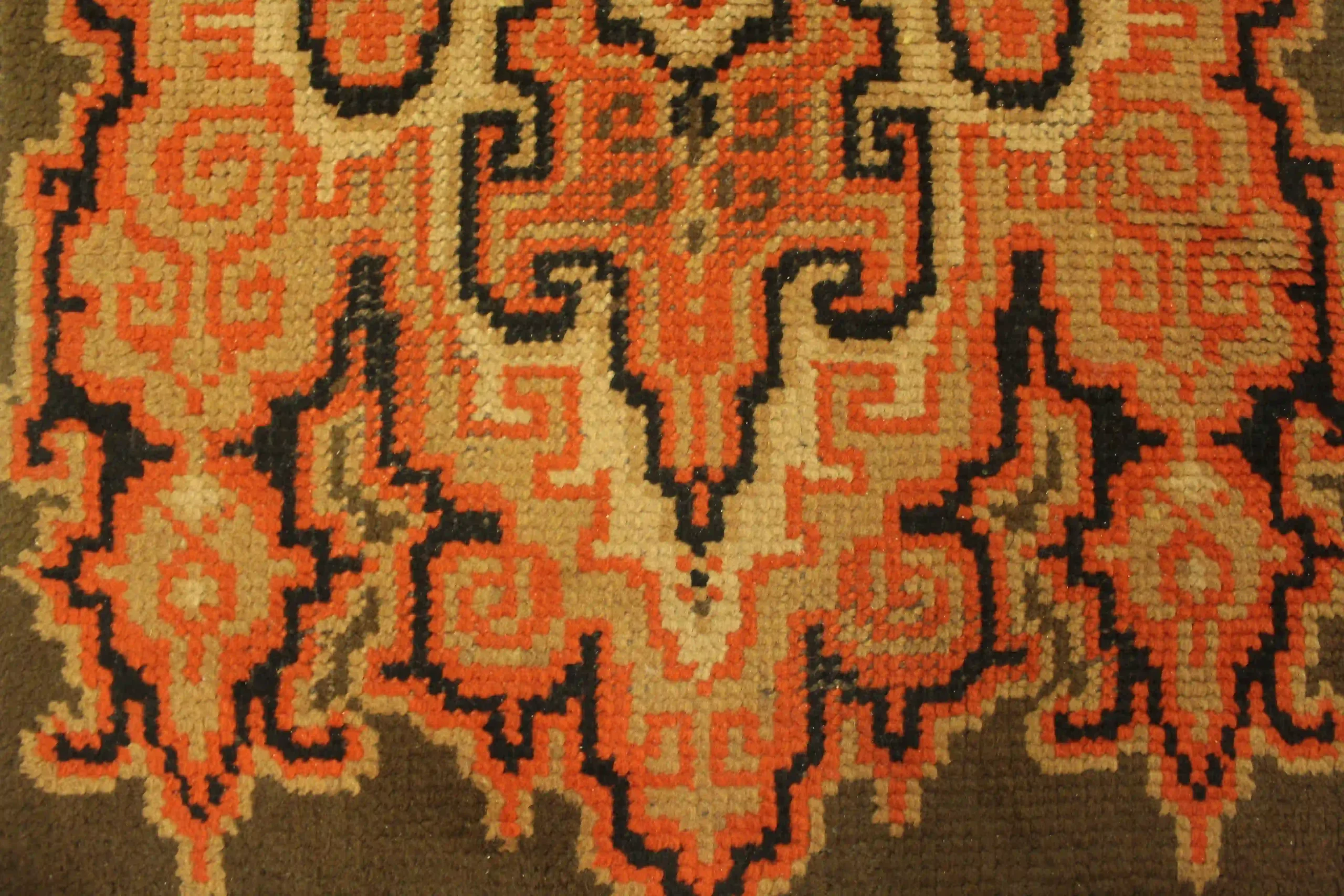 Amsterdamse school kleedje wol handgeknoopt