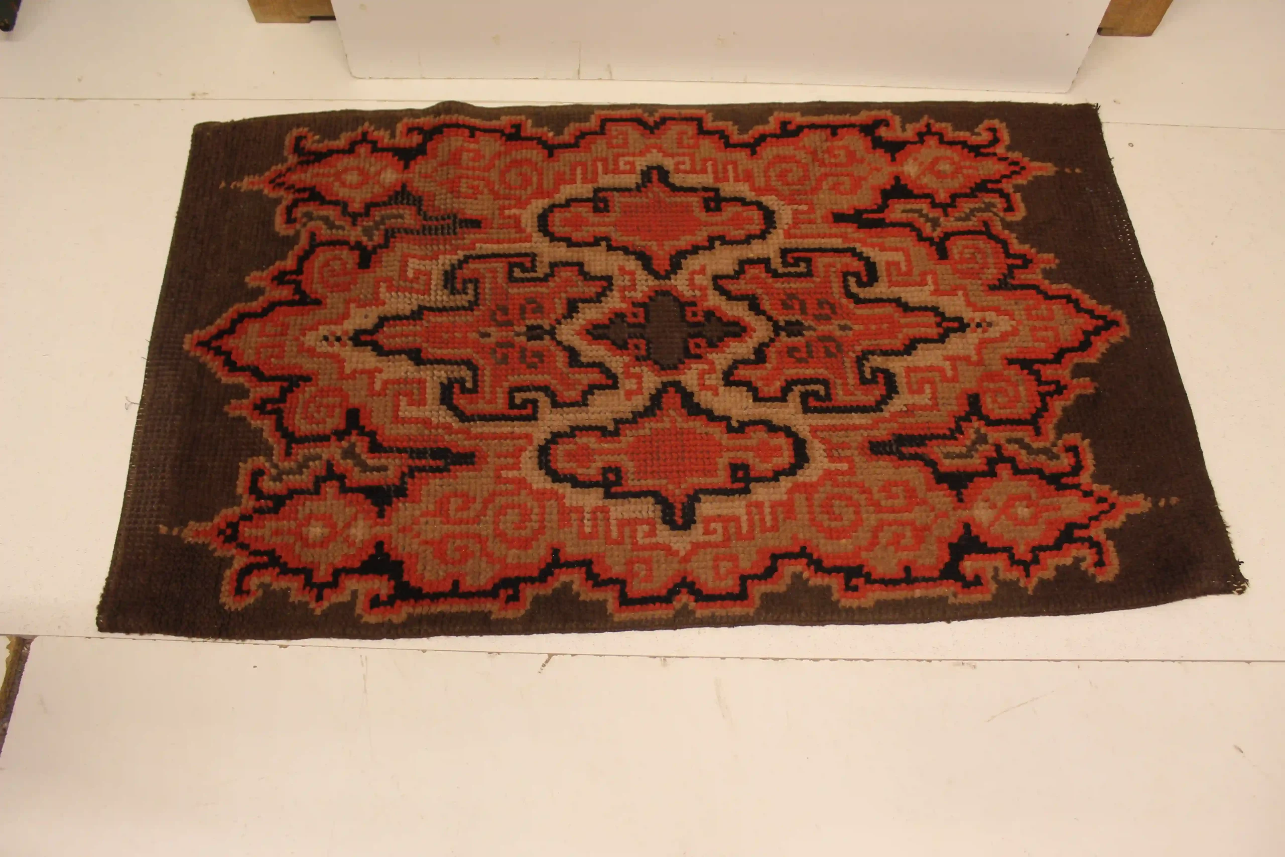 Amsterdamse school kleedje wol handgeknoopt