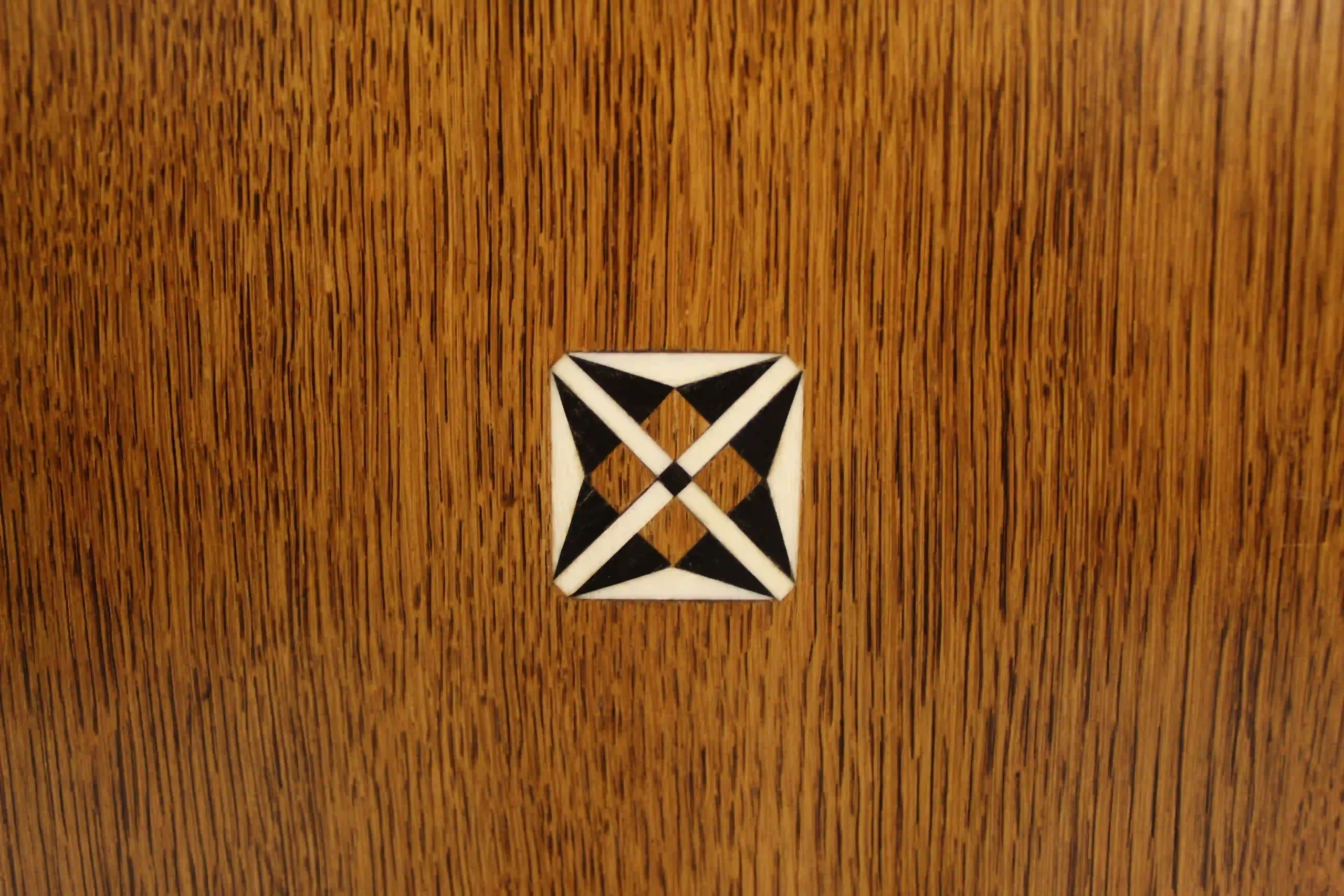 Nieuwe kunst boekenkast Onder Den Sint Maarten