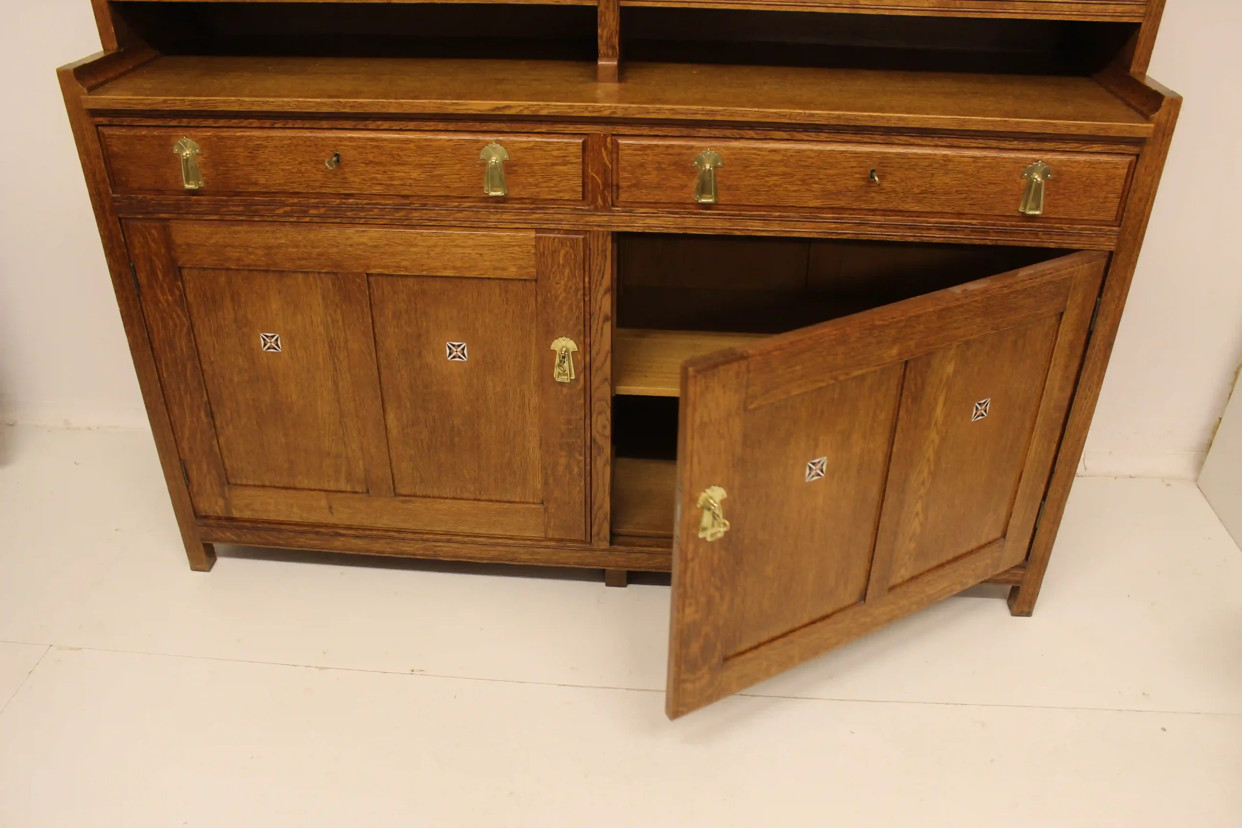 Nieuwe kunst boekenkast Onder Den Sint Maarten