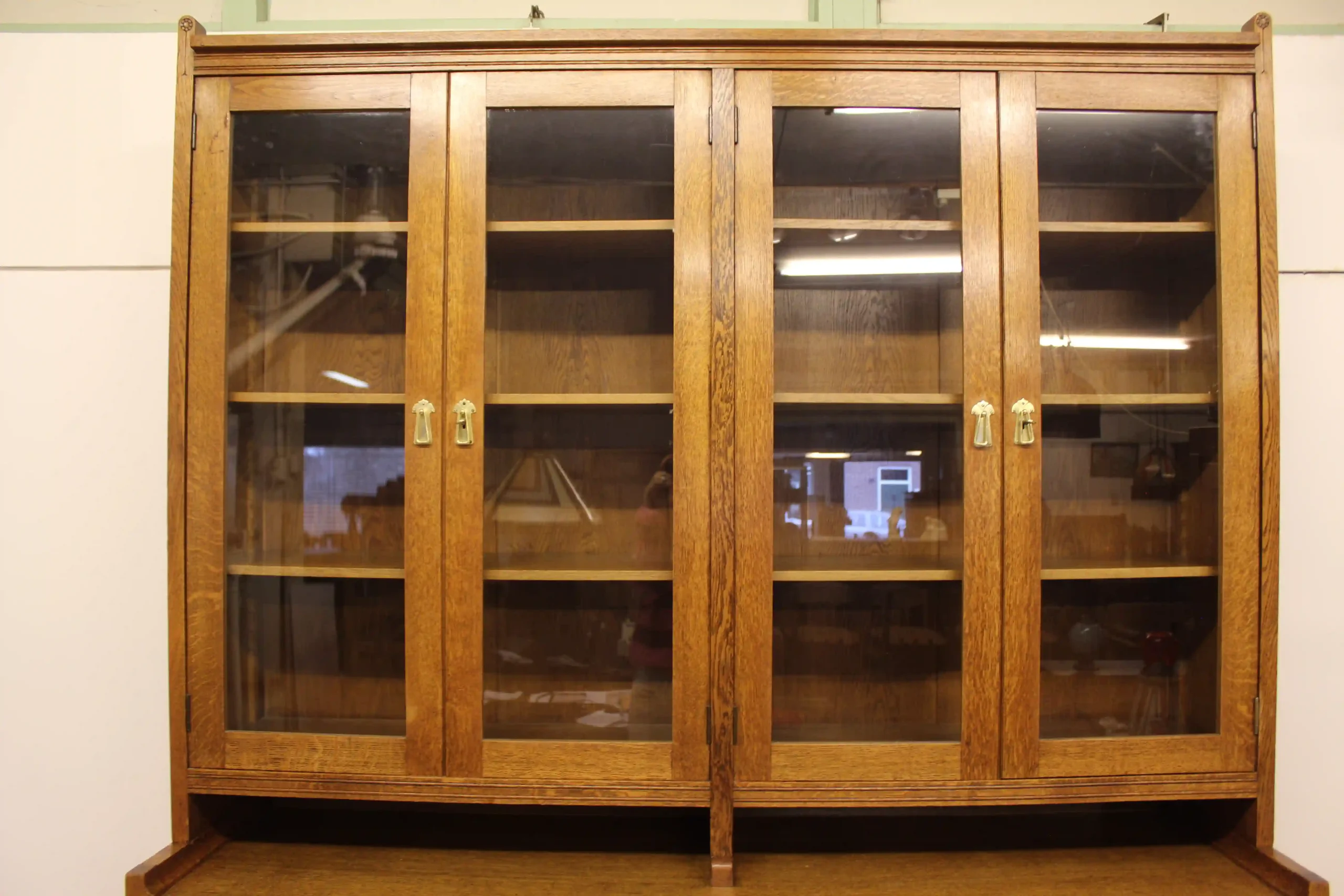 Nieuwe kunst boekenkast Onder Den Sint Maarten