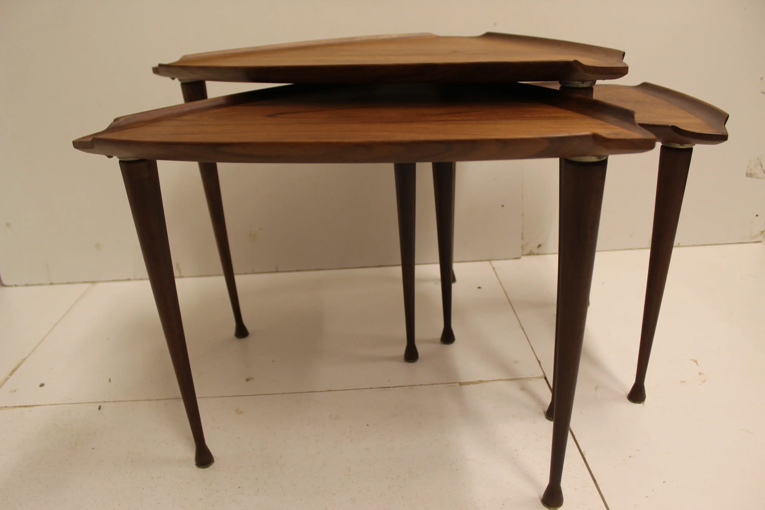 Set van 3 bijzettafeltjes teak hout