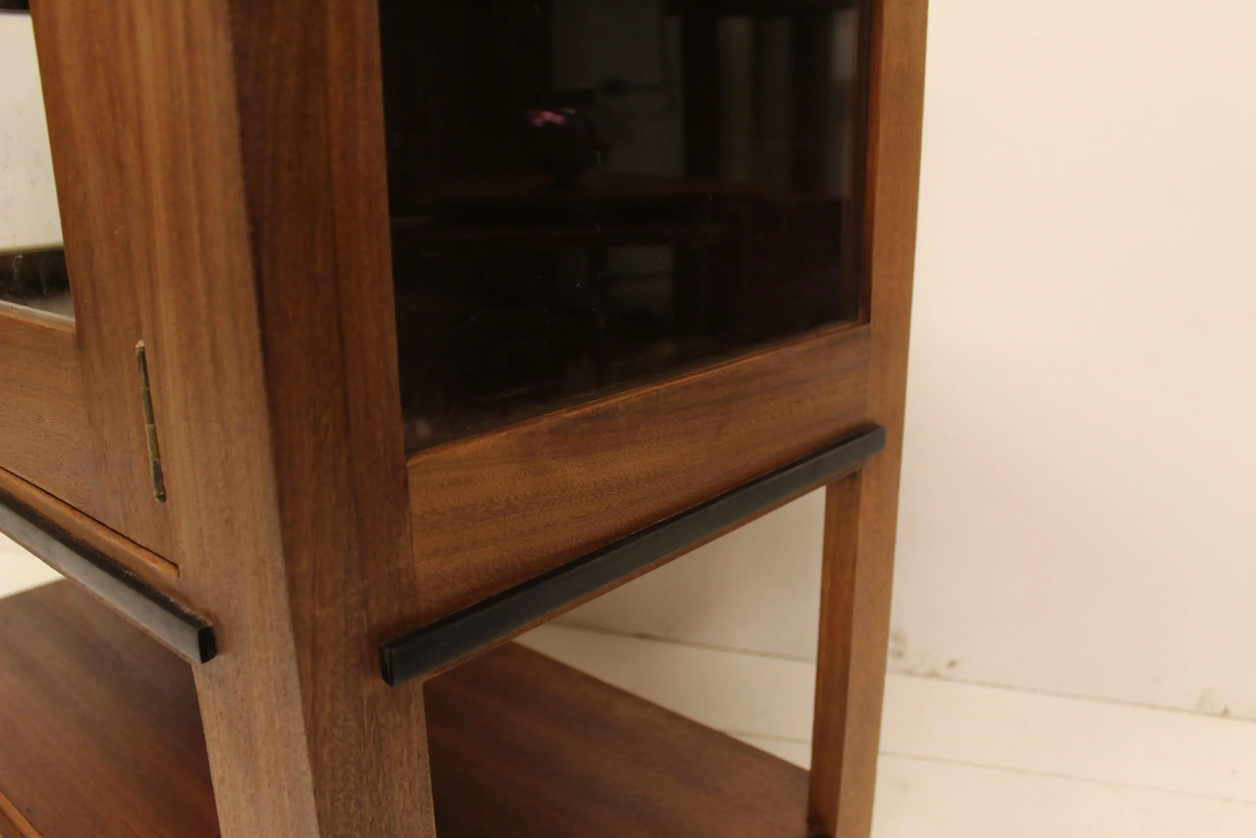 Theemeubel Haagse school J.C Jansen