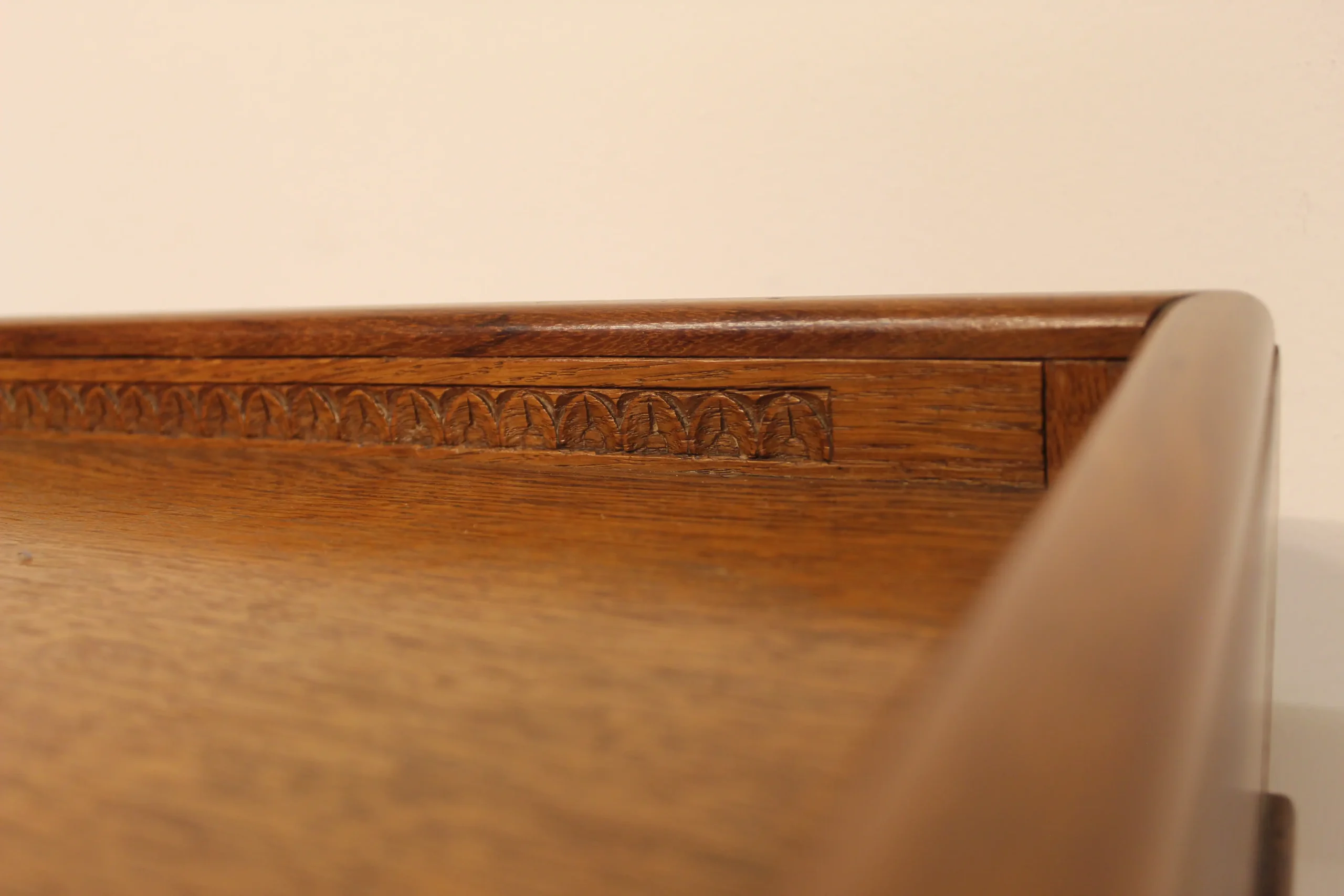 Amsterdamse School theemeubel