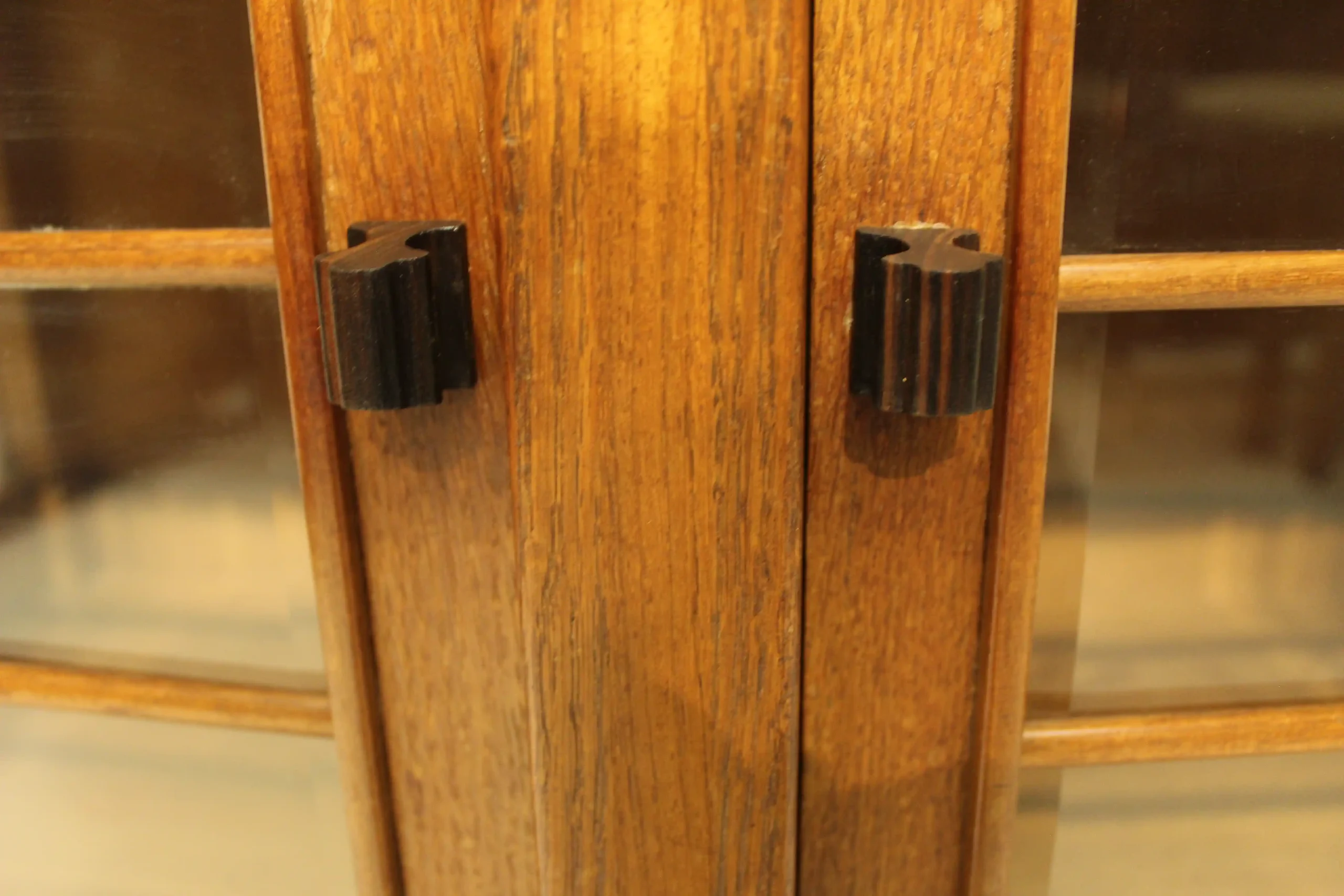 Amsterdamse School theemeubel