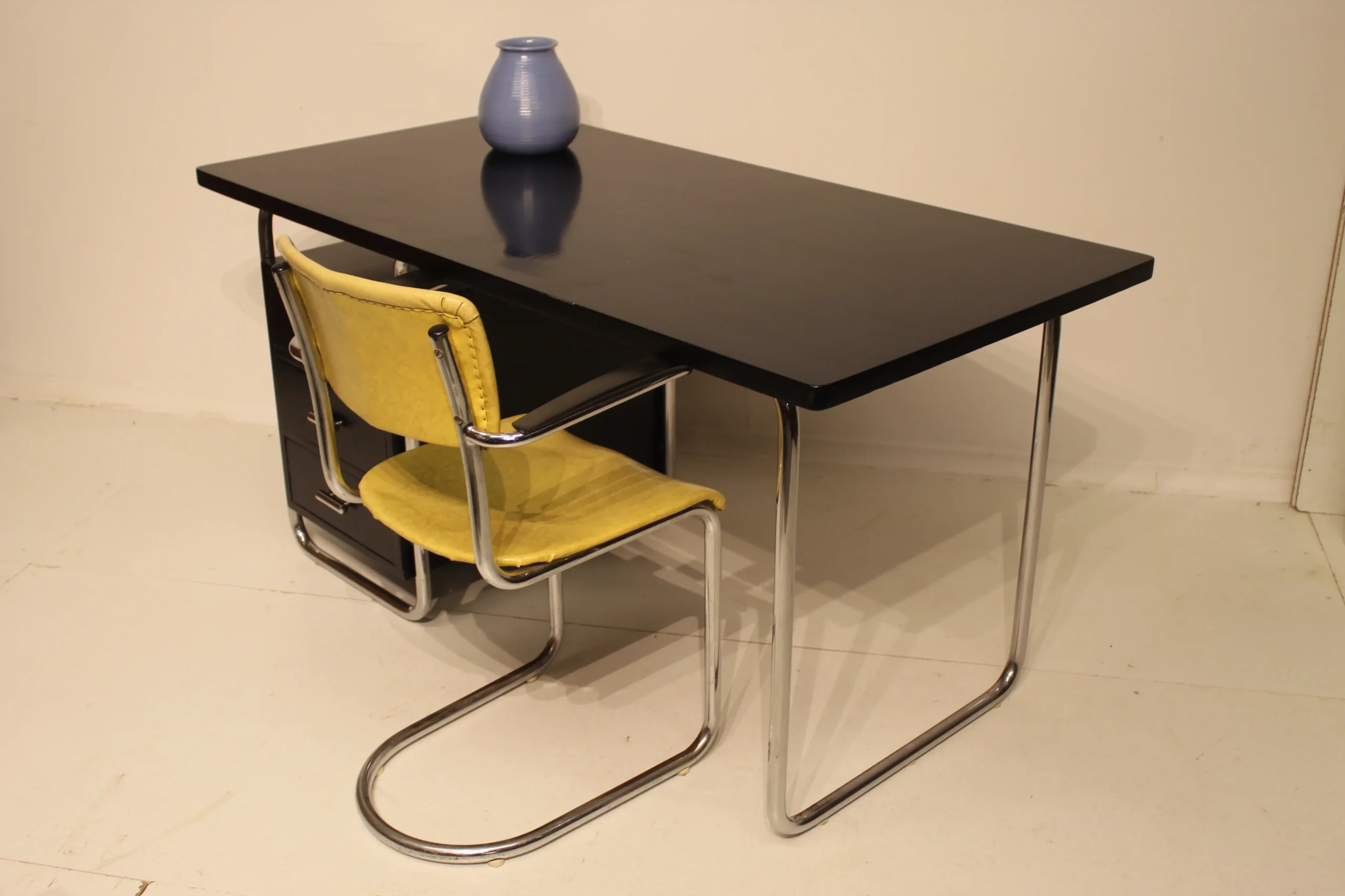 Marcel Breuer Bauhaus stijl bureau