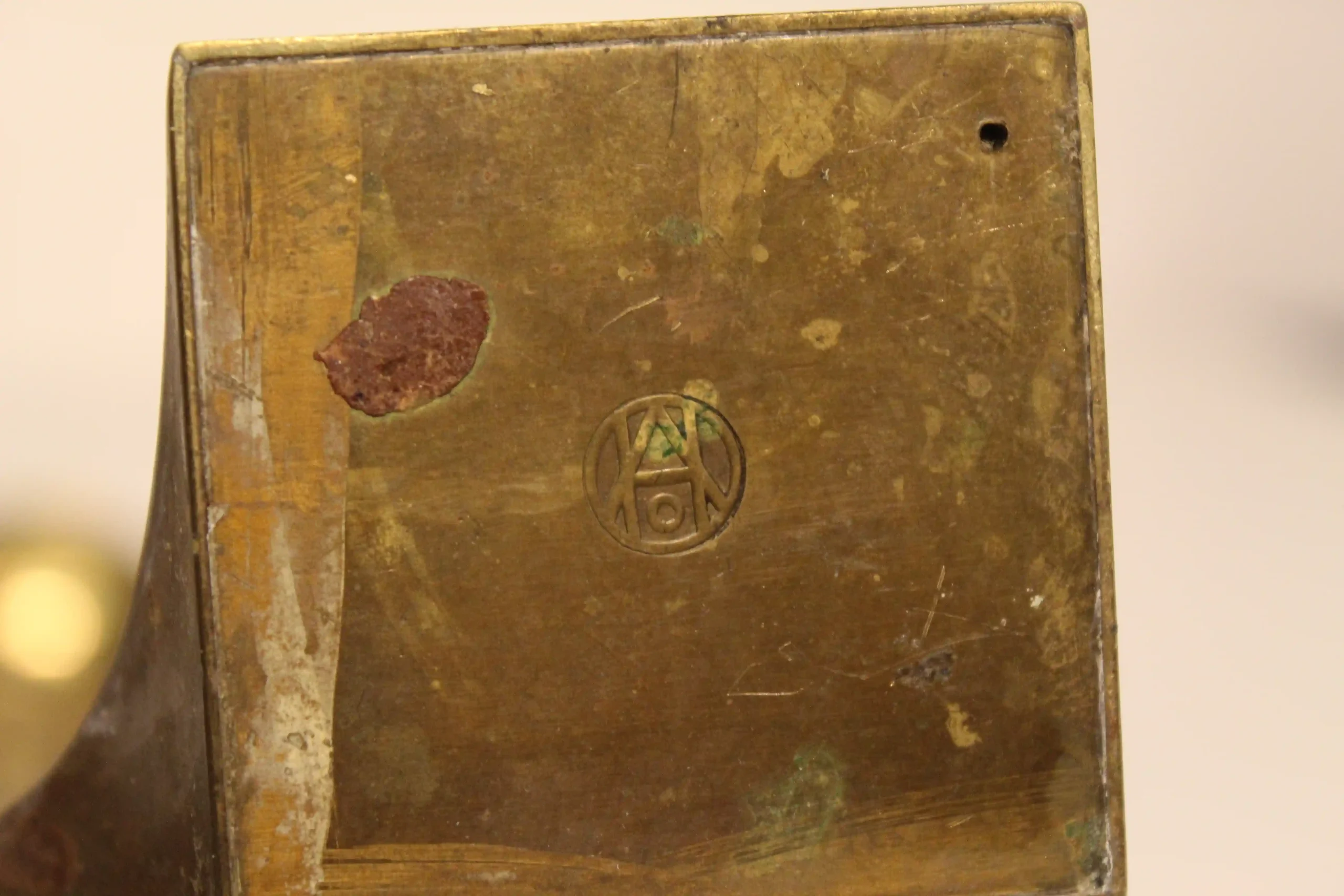 Amstelhoek klok met kandelaren H.P. Berlage