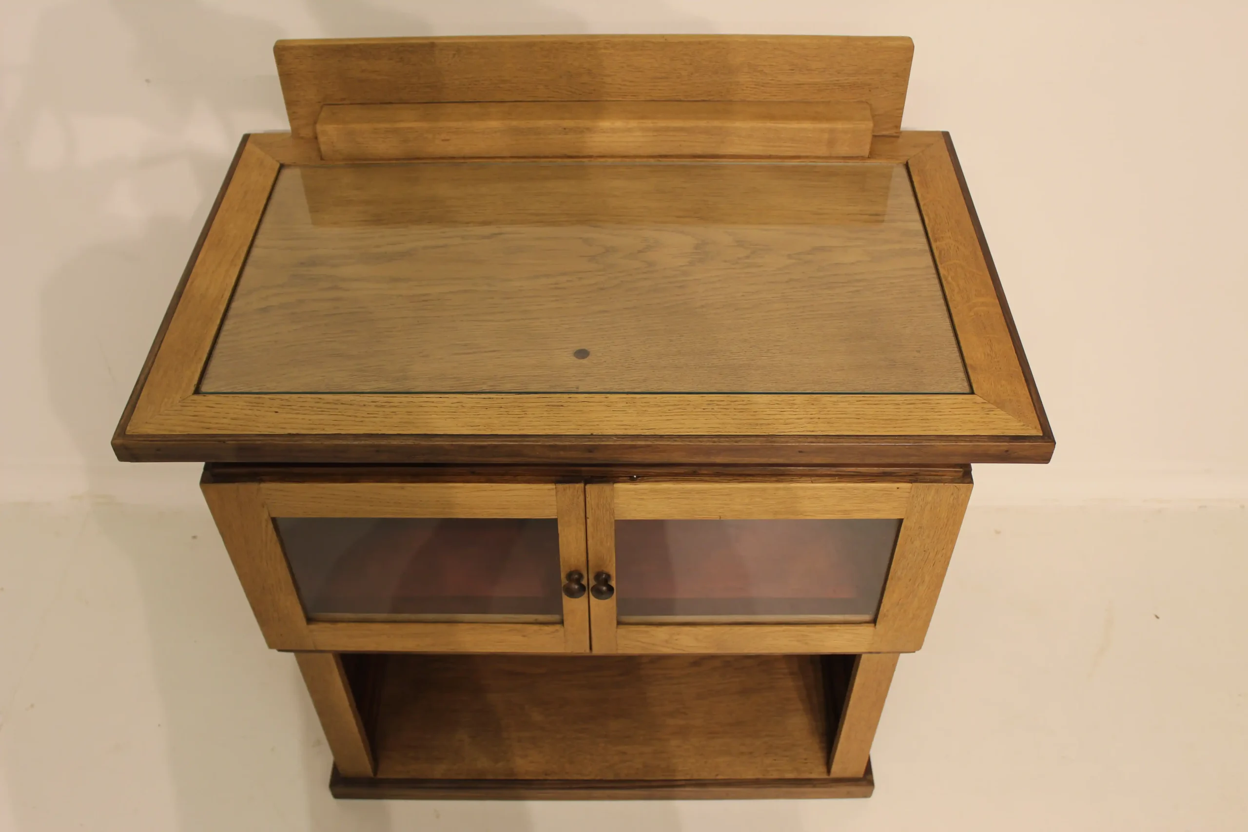 Haagse School theemeubel P.E.L. Izeren