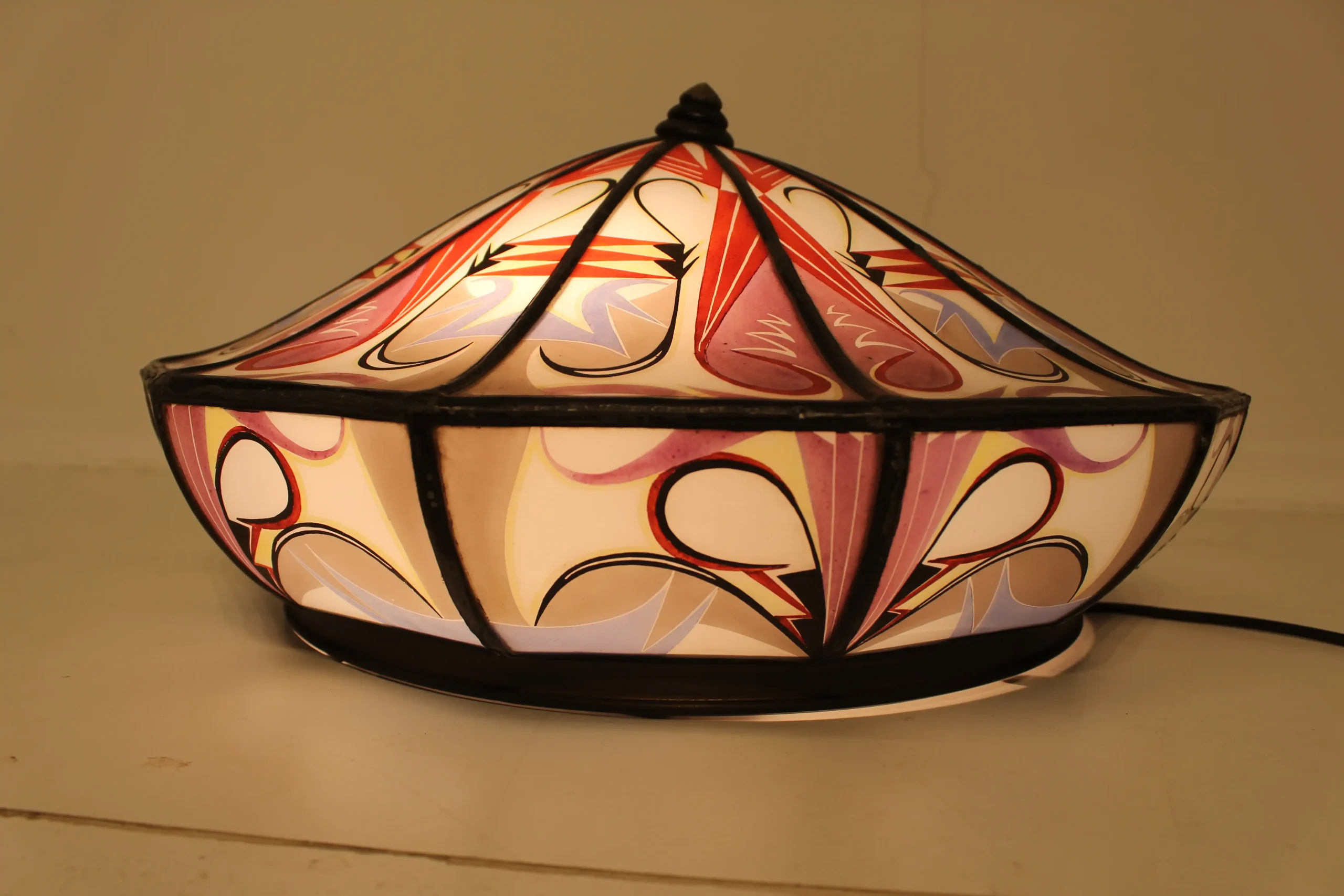 Amsterdamse School gebrandschilderde lamp De Nieuwe Honsel