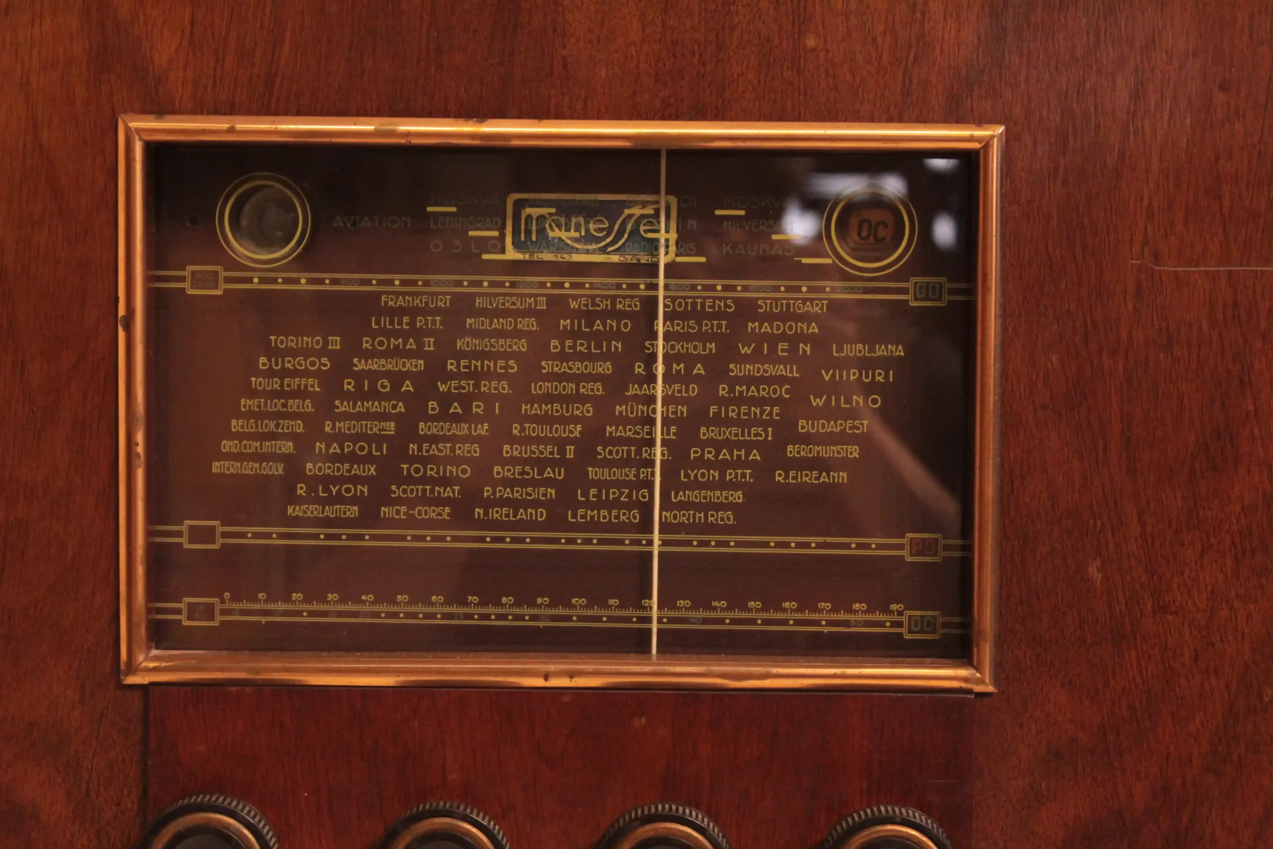 Radio Platenspeler Kast Amsterdamse School