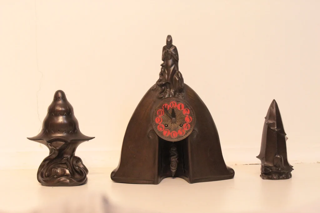 Compleet klokkenstel krop met wierrookbranders