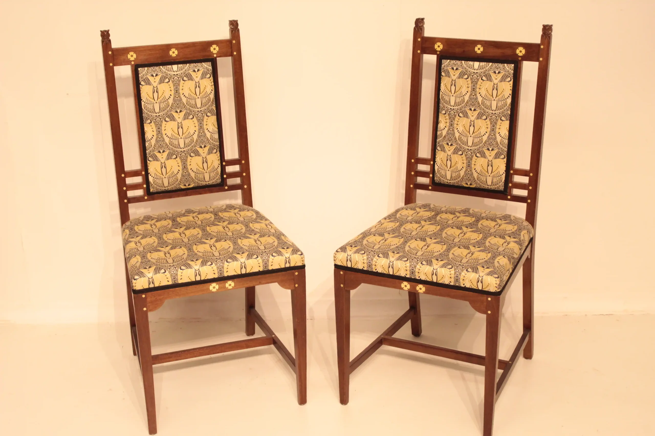 Stoelen Onder den Sint Maarten Nieuwe Kunst